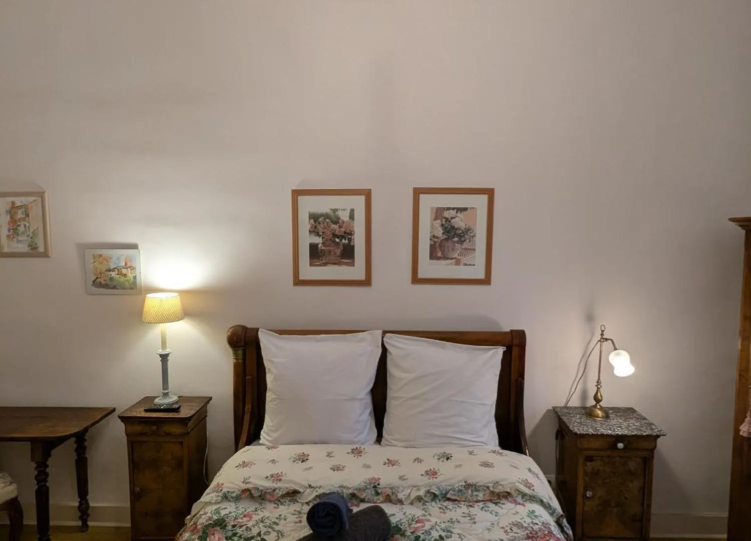 Grand Appartement Place Du Marche 로안 0*,  프랑스